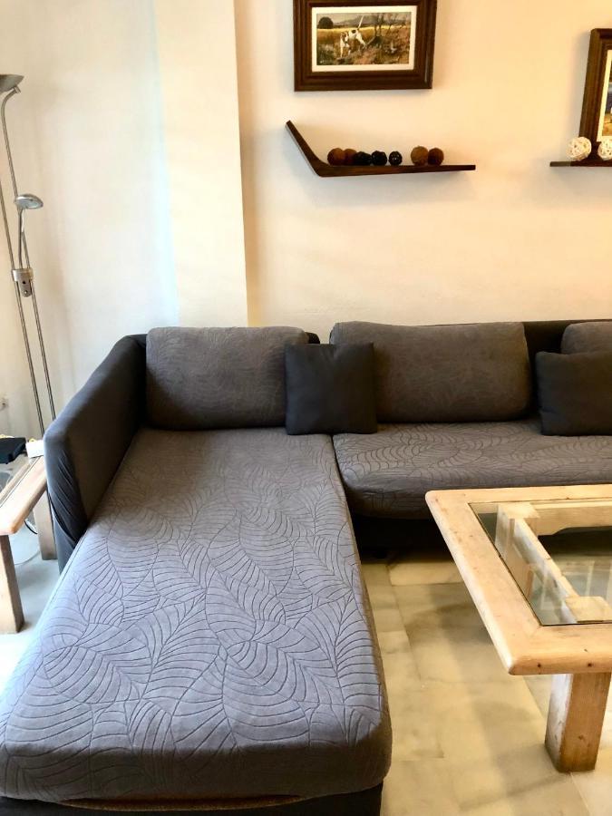 El Cortijuelo. Magnificent Triplex Terraced House With Rooftop Of 18m2, Overlooking The Sea. Parking Hébergement de vacances Torremolinos