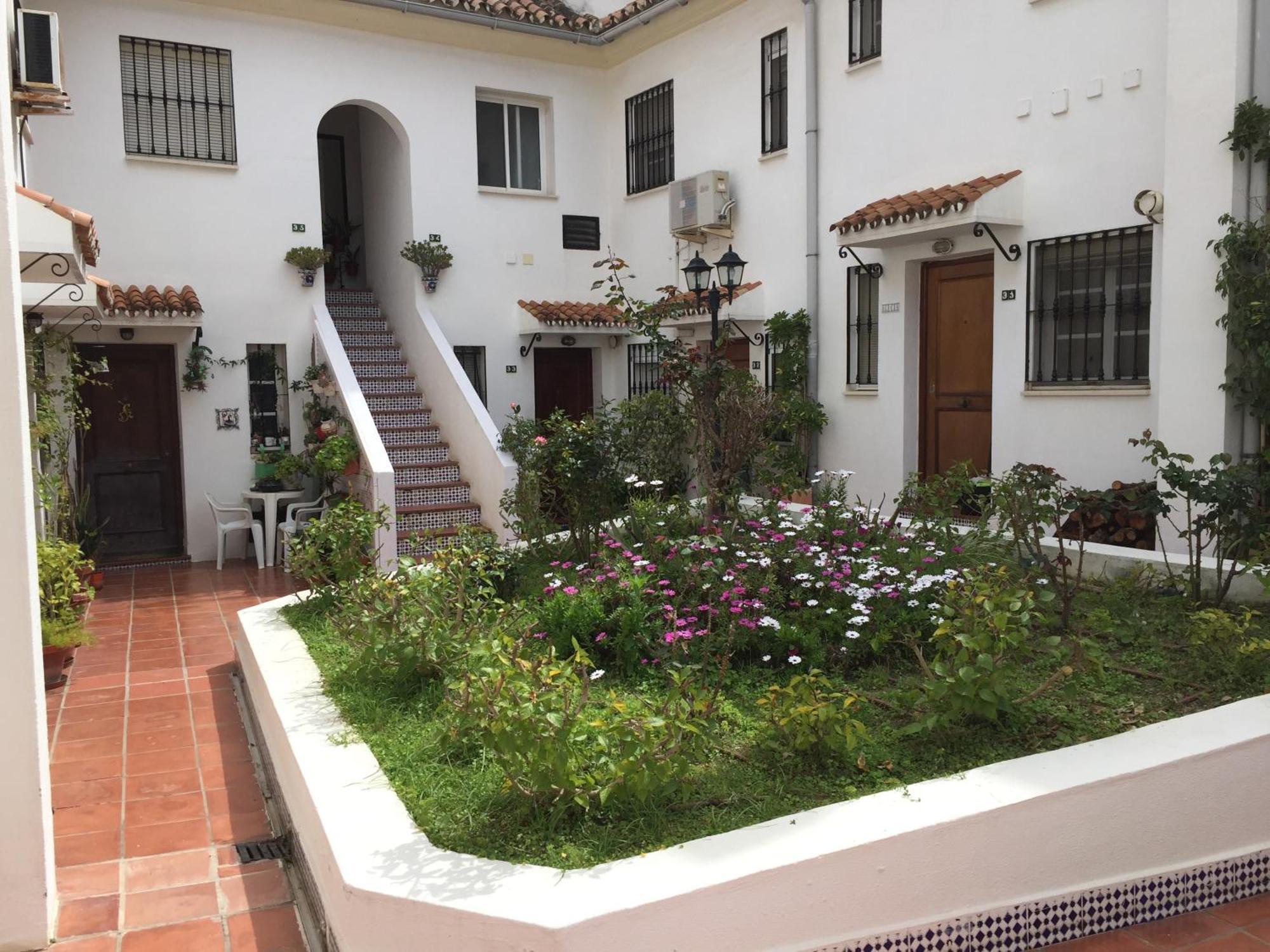 Ferienhaus El Cortijuelo. Magnificent Triplex Terraced House With Rooftop Of 18m2, Overlooking The Sea. Parking Torremolinos